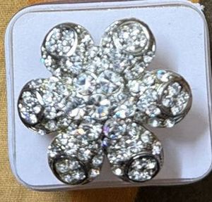 Sparkling Flower Ring