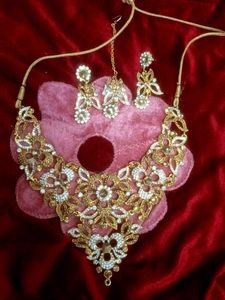 Elegant Gold-Toned Jewelry Set