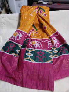 Used joint Bandhani Saree - Vibrant Ethnic Fashion