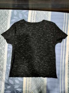 Chic  Black croptop