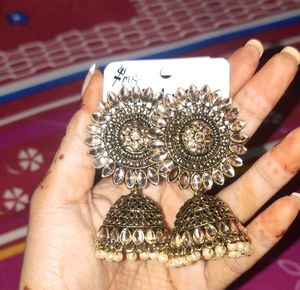 Golden Diamond Earring ✨