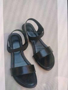 Chic Black Flat Sandals