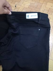 Classic Black Denim New Jeans