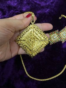 Exquisite Kundan Necklace and Earring Set