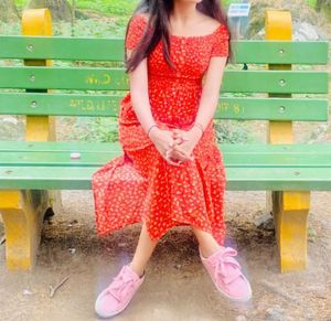Chic Red Floral Midi Dress