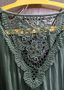 Elegant Green Maxi Dress with Lace Detail