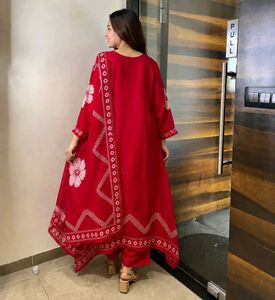 Beautiful Floral Print Kurta Set