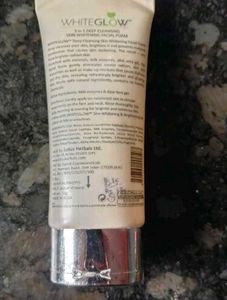 Lotus Herbals White Glow Face Wash