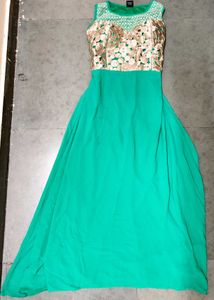 Elegant Green &amp; Gold Ethnic Gown
