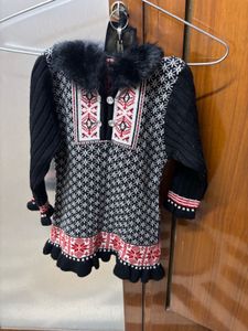 Cozy Winter Knit Sweater with Fur Collar
