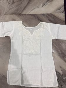 Elegant White Chikankari Kurta