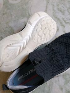 Red Tape Slip-On walking Sneakers