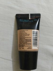 Maybelline Fit Me Matte Foundation 230