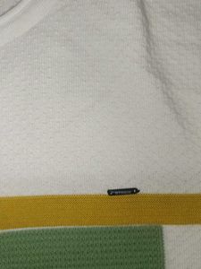 White Striped T-Shirt patterned with tight ends