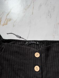 Ribbed Off-Shoulder Button-Up Cropped Top