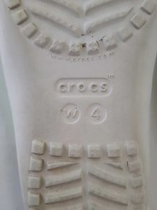price drop! Crocs kids Flip Flops