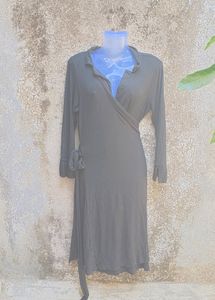 QB. BLACK WRAP TOP
