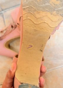 Chic Pink Strappy sandal and Bally
