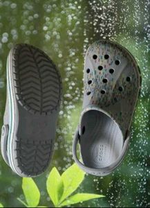 Crocs Classic Clog - Gray with Confetti Print