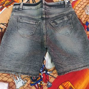 Cute T-shirt with Denim Shorts
