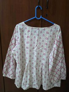 Global Desi Elegant Floral Print Kurta