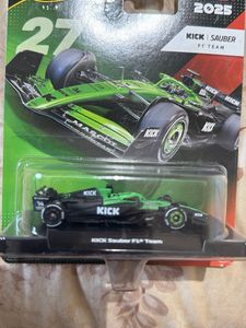 Hot Wheels F1 Premium #27 Kick SAUBER