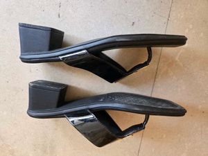 Stylish Black Flip Flops with Buckle Detail