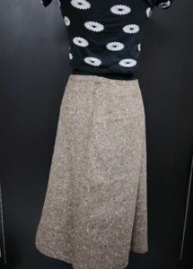 Chic Tweed Midi Skirt