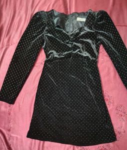 Elegant Black Velvet sweet heart neckline dress
