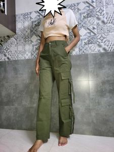 olive green pant