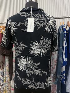 Stylish Black &amp; White Tropical Print Top