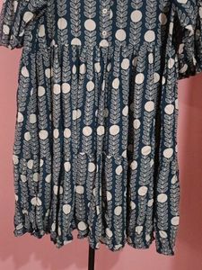 Stylish Tiered Midi Dress with Leaf Print