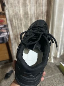 Woman’s Black Chunky Platform Sneakers