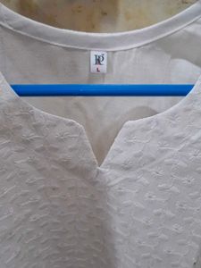 White Embroidered Kurta. (size M)