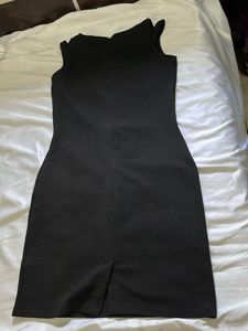 Chic Black Cut-Out Neckline Dress