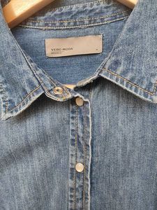 Vero Moda Washed Shirt with Frayed Hemline Medium