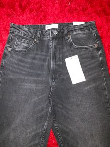 Zara High-Waisted Jeans