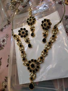 Elegant Black & Gold Jewellery Set