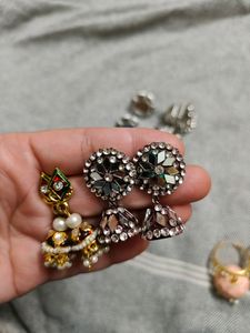 8 Earrings/Jhumke Just 499/-