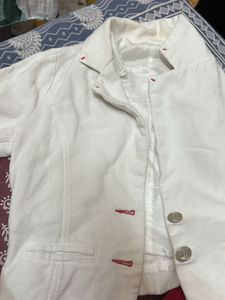 Crop Jacket.. 3-4 Times Worn… Looks Very Elegant