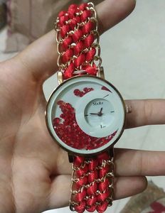 Chic Red &amp; Gold Chain Watch