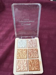 Highlighter cum eyeshadow Palette