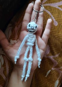 crochet skeleton keychain 🧶💀