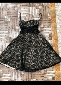 Beige Dress With Flower Lace Detailing 🕸️🖤