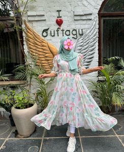 Flowy Floral Print Maxi Dress
