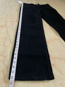 black straight fit jeans 👖 “new🔥”