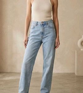 Light Wash Straight Leg Jeans