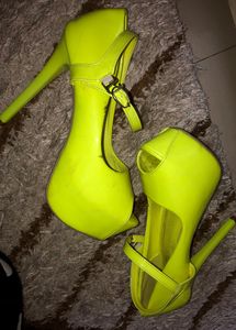 Neon Heels 👠