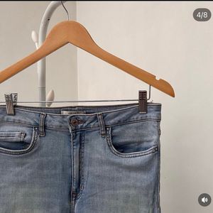 Light Wash Ripped Skinny Jeans
