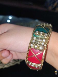 Stunning Enamel and Crystal 1 peice Bangle